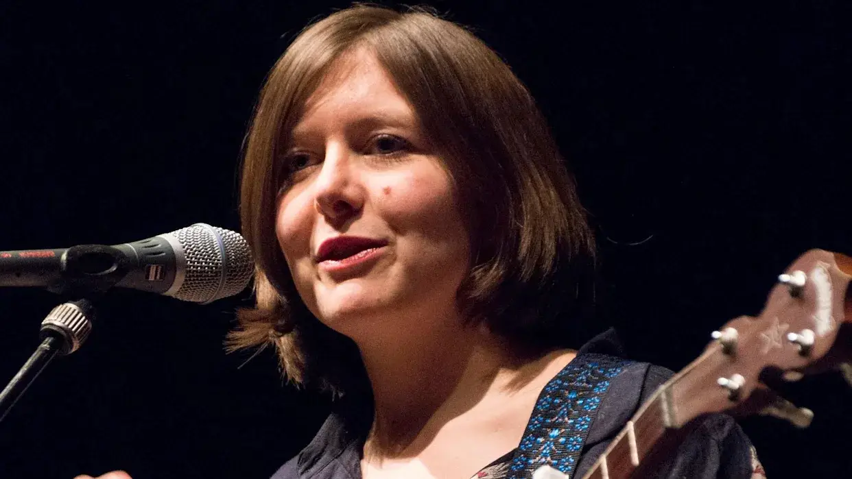 Emily Portman reacting to AI-generated music fake albums controversy