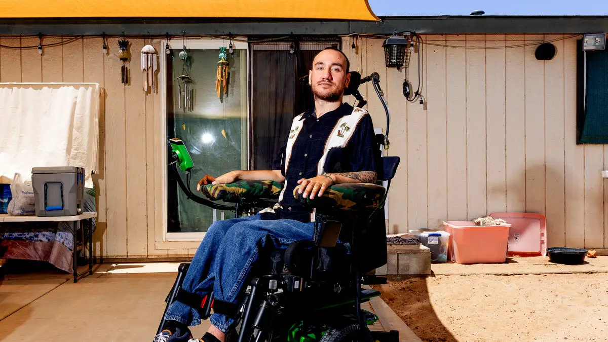 Noland Arbaugh, the first human with a Neuralink brain chip, demonstrating life after 18 months of the implant.