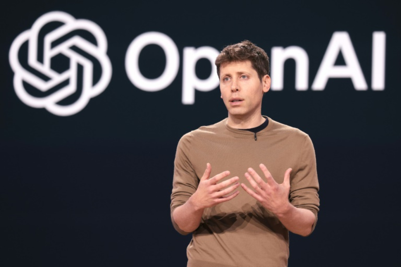 Sam Altman in front of OpenAI logo as OpenAI warns against SPVs and unauthorized equity deals