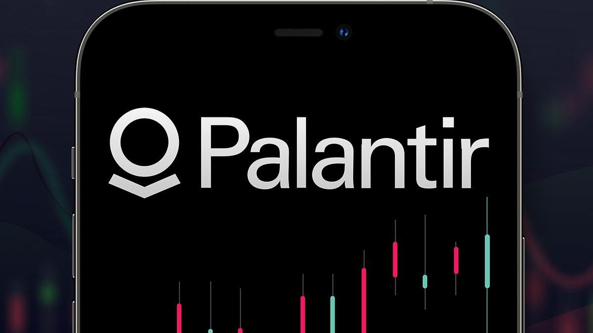 Palantir stock logo with candlestick chart showing market trends and PLTR analysis