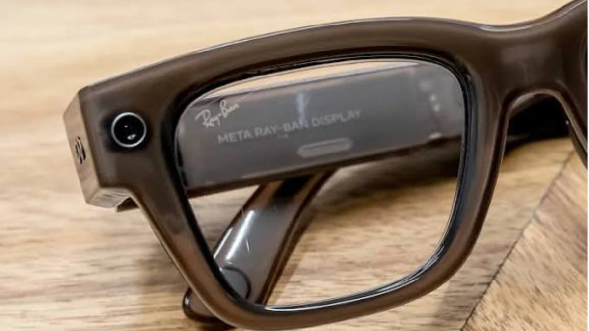 Amazon, Meta, and Google AI devices displayed for 2025 holiday season