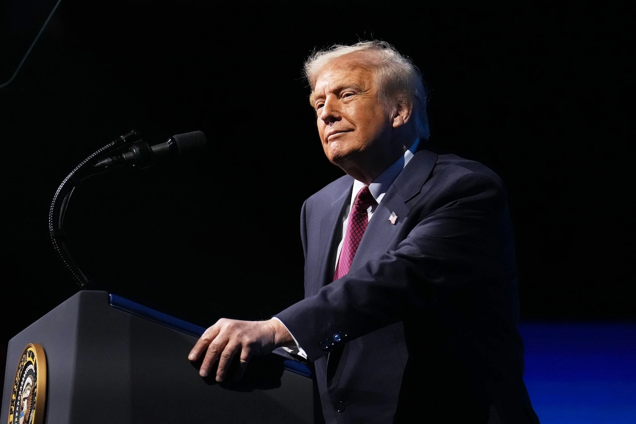 President Donald Trump announces landmark Trump weight loss drug price cuts with Eli Lilly and Novo Nordisk to make GLP-1 weight loss drugs affordable for Medicare and Medicaid patients starting in 2026.