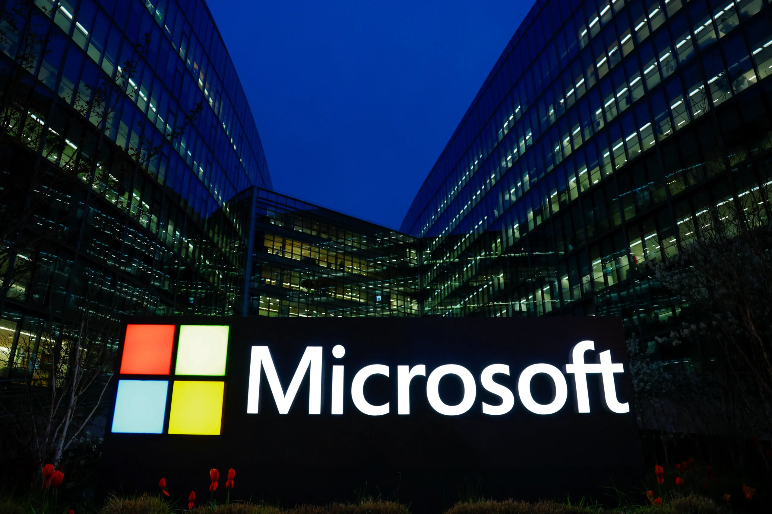 Anthropic, Microsoft unveil multibillion dollar AI data center projects amid global infrastructure boom