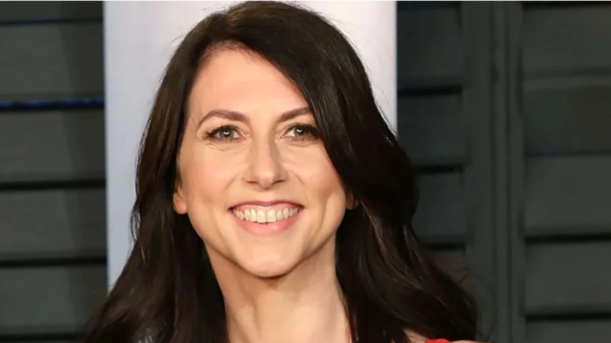 MacKenzie Scott donated $7.1 billion in 2025, highlighting her record-setting philanthropic impact on nonprofits and education institutions