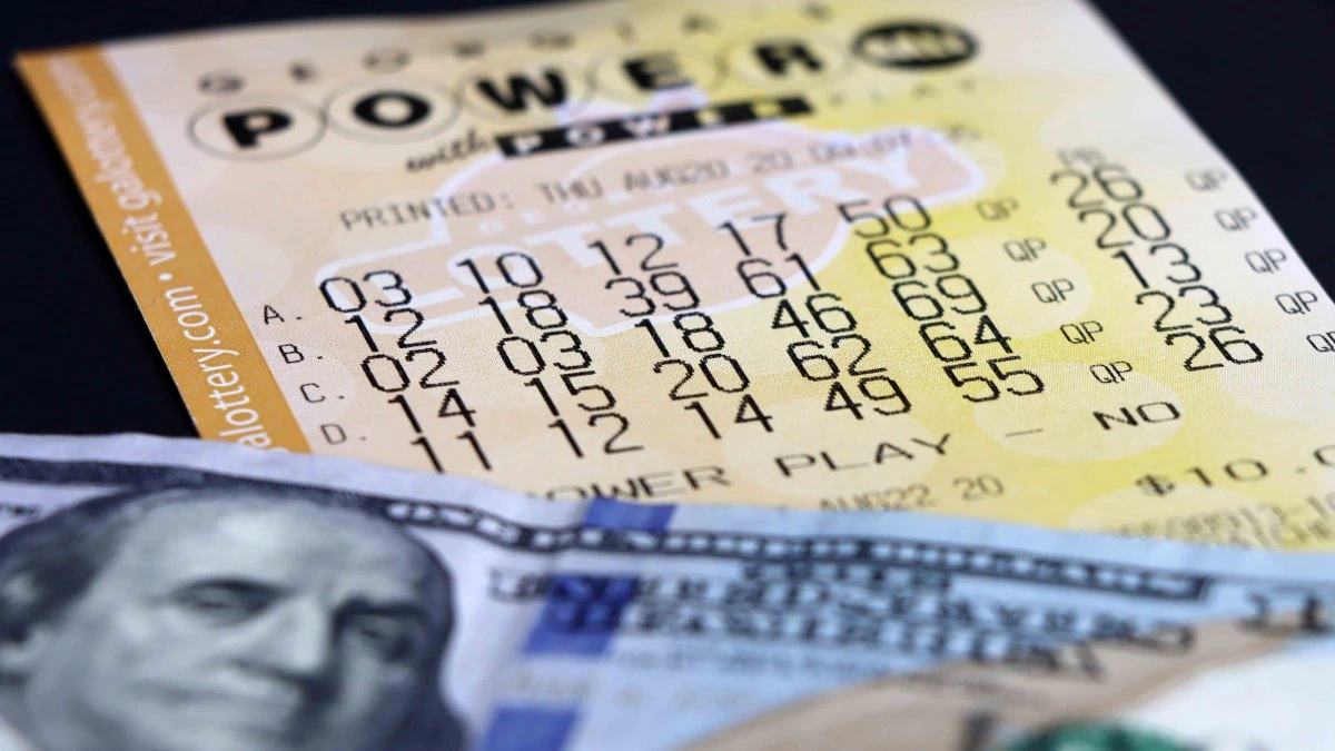 Florida convenience store where a $1 million ticket was sold as the Powerball jackpot approaches $1 billion