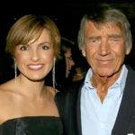Mariska Hargitay and Mickey Hargitay in Law & Order SVU, highlighting their father-daughter connection and his final acting role.