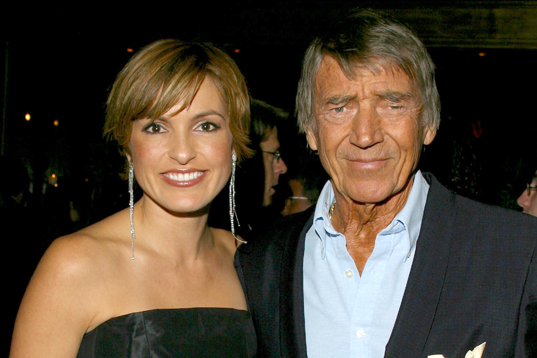 Mariska Hargitay and Mickey Hargitay in Law & Order SVU, highlighting their father-daughter connection and his final acting role.
