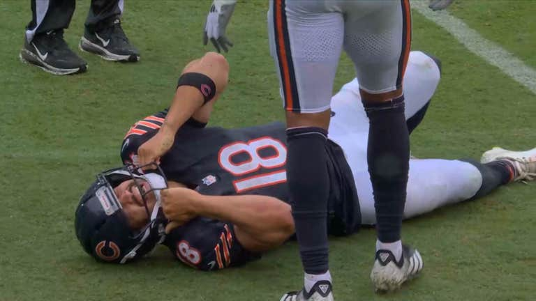 Caleb Williams leaves Bears game after suffering a right leg injury