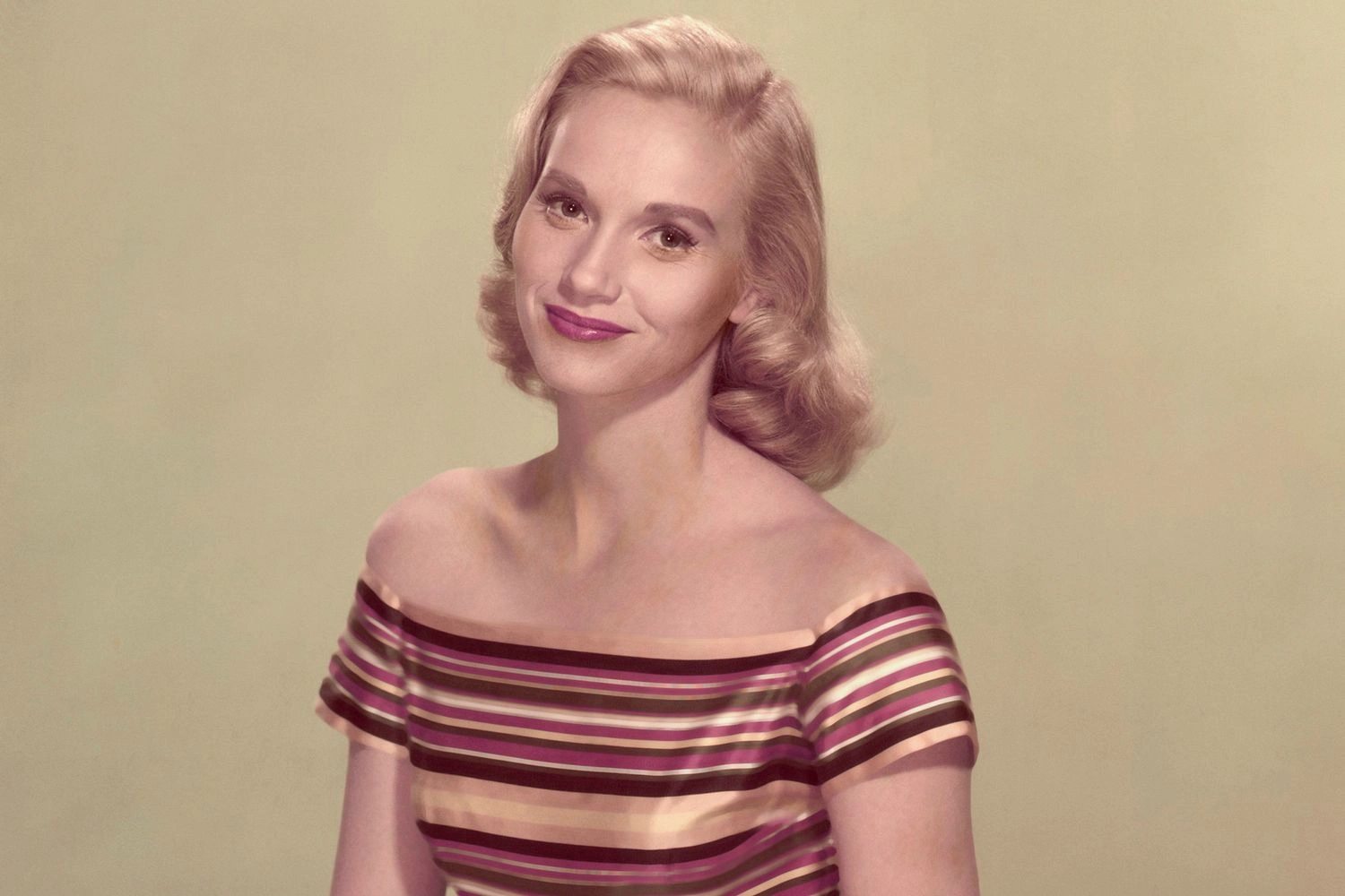 Eva Marie Saint, Oscar-Winning Star, Dies at 102